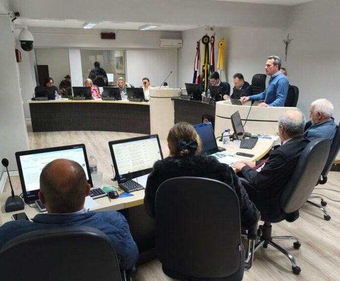  Câmara de Orleans: Sessão Ordinária do dia 25 de Agosto