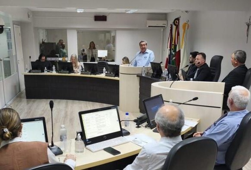  Câmara de Orleans: Sessão Ordinária do dia 24 de Novembro