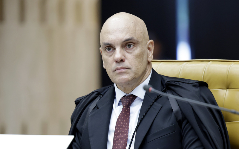  Moraes nega visita de assessor de Trump a Bolsonaro na Papudinha