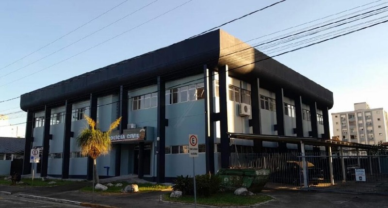 Mulher é presa em Balneário Camboriú com 80 ampolas de emagrecedores ilegais
