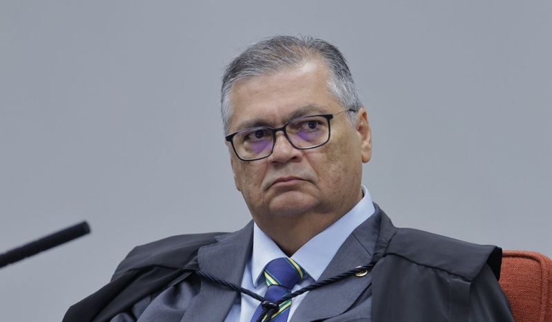  Flávio dino suspende quebra de sigilo de amiga de Lulinha na CPMI do INSS