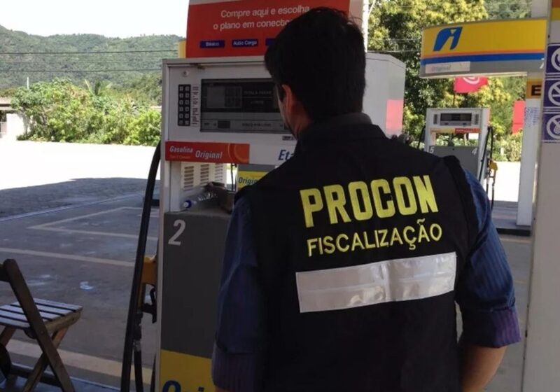  Procon monitora repasse de descontos no preços da gasolina em postos de SC