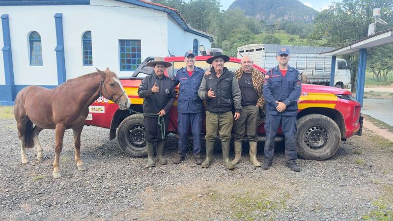  Bombeiros localizam cavaleiros desaparecidos na comunidade de Três Barras, em Orleans